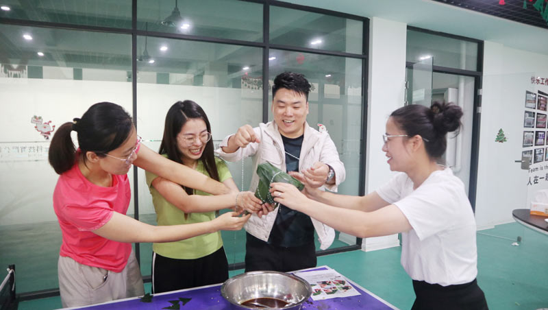 品粽香滋味，繪多彩生活 | 寶開舉辦“包粽子 · 繪彩蛋 · 迎端午”主題活動(dòng)